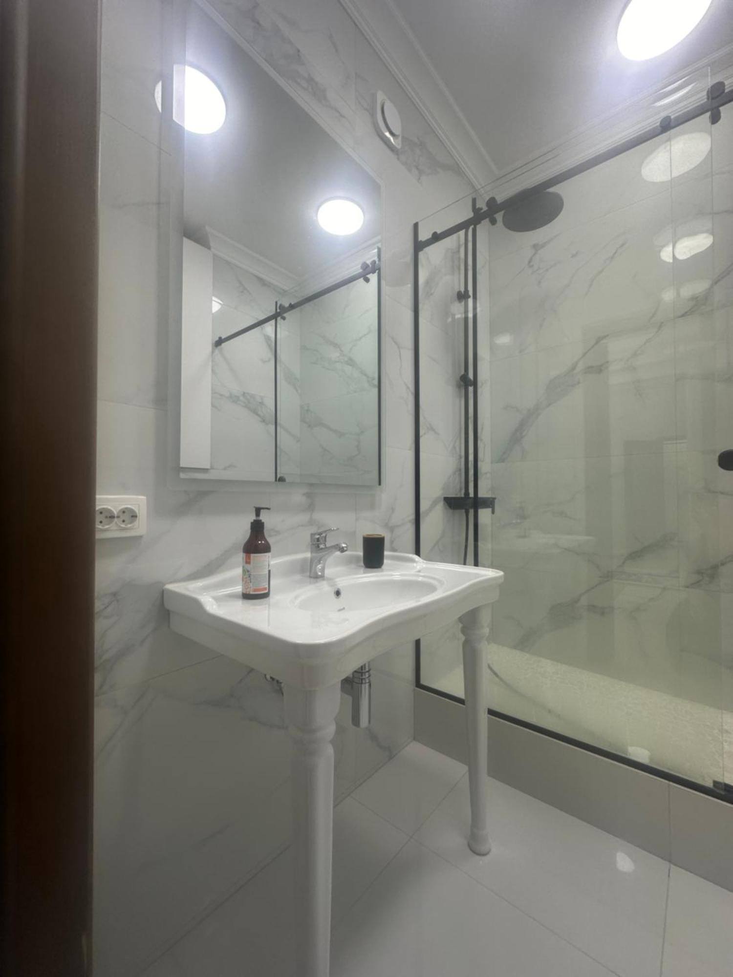 Comfortable Apartment In Central Of Alma-Ata Buitenkant foto